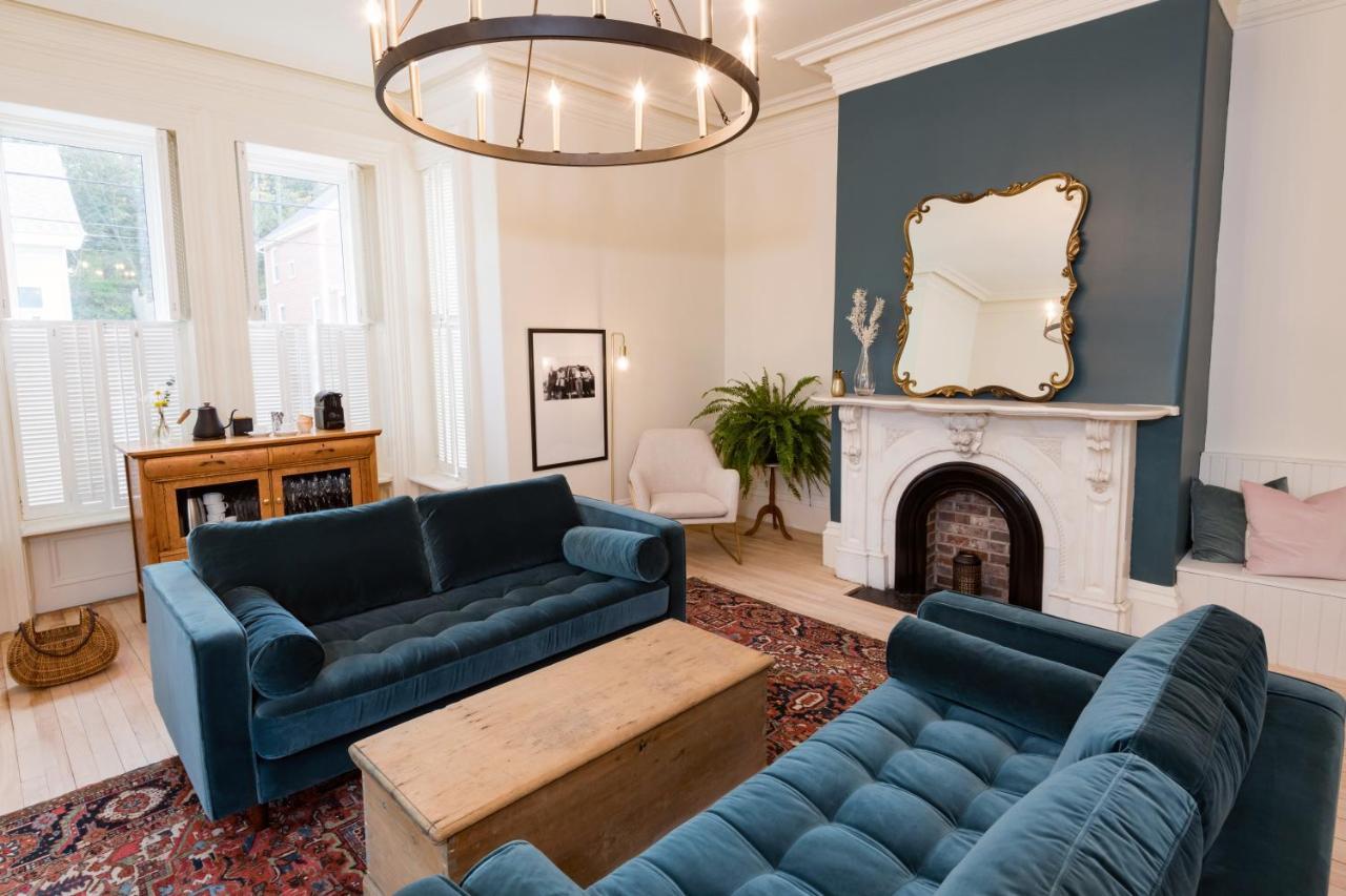 The August House Hotell Windsor Exteriör bild
